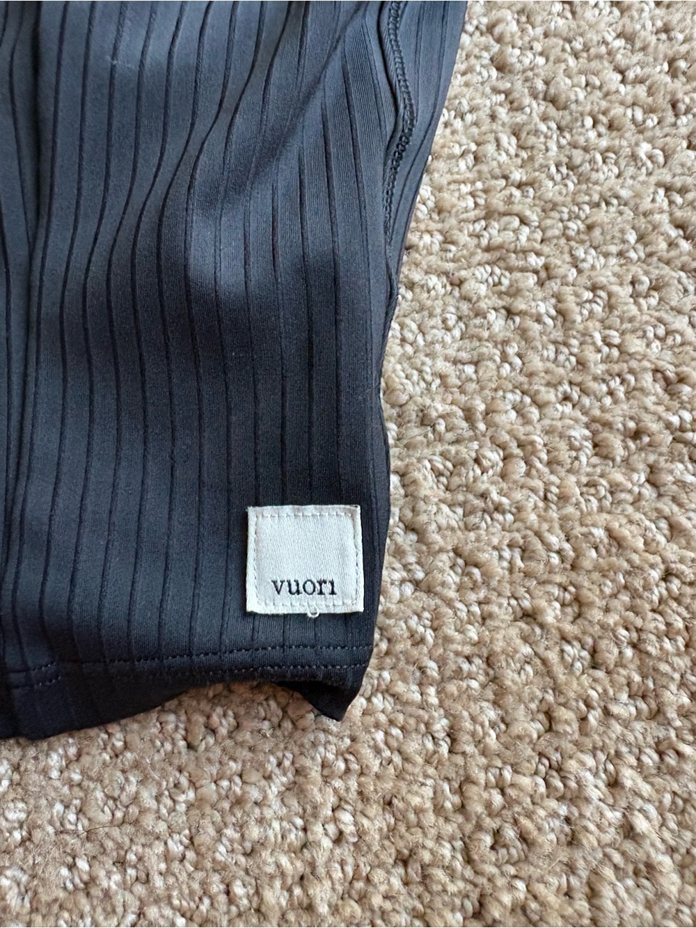 Vuori Inversion Ribbed Square-Neck Crop Tank Black - Picture 3 of 4